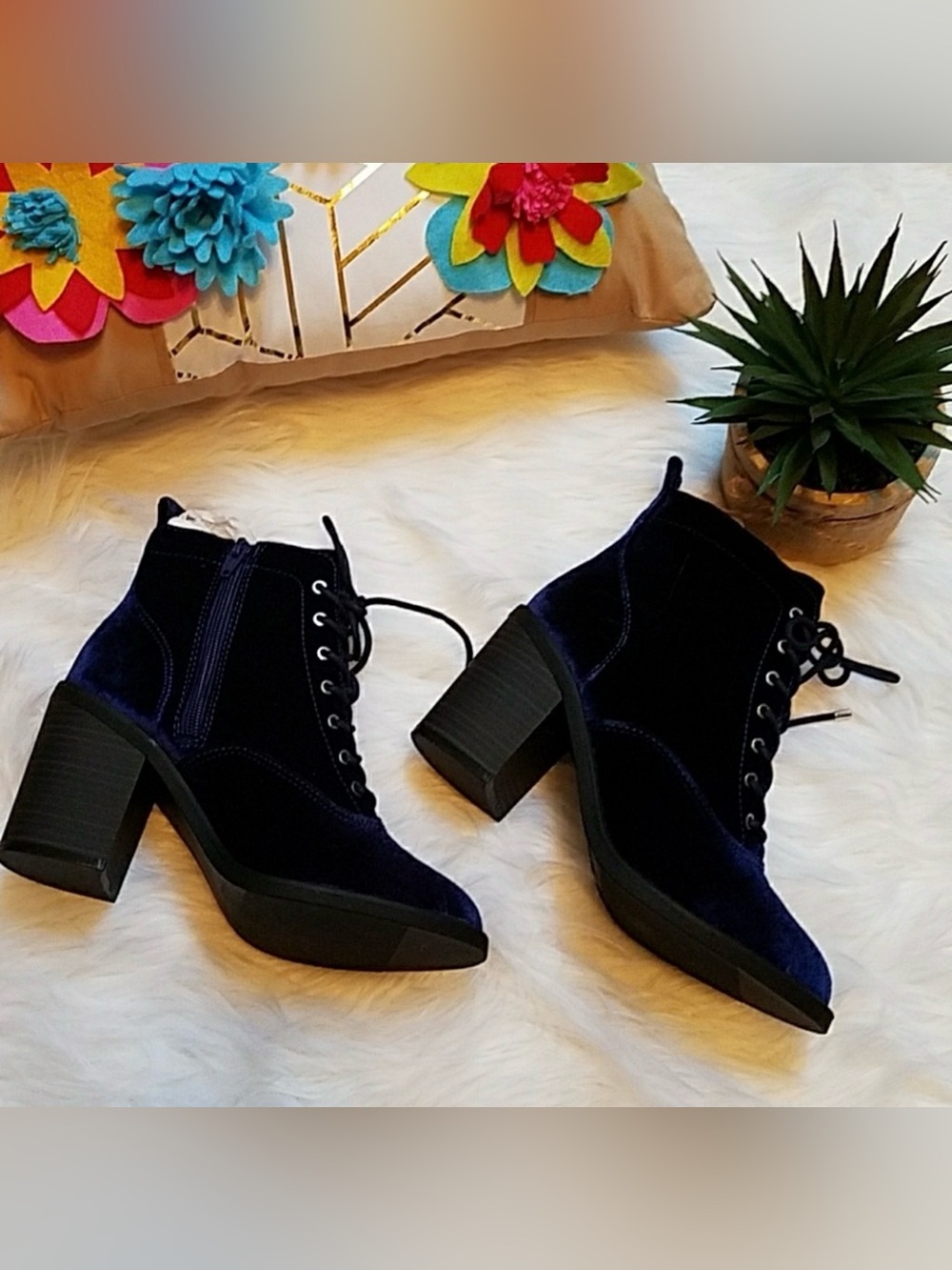 NIB Macys Material Girls Landry Black Lace-Up Block Heel Ankle Boots Size 9